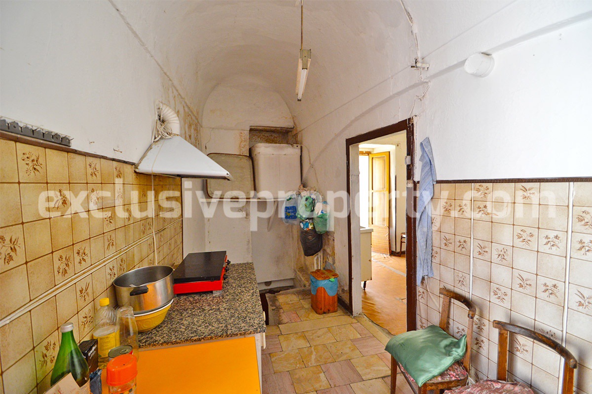 Spacious town house dating back begin of 900 for sale in Palata - historic center 22