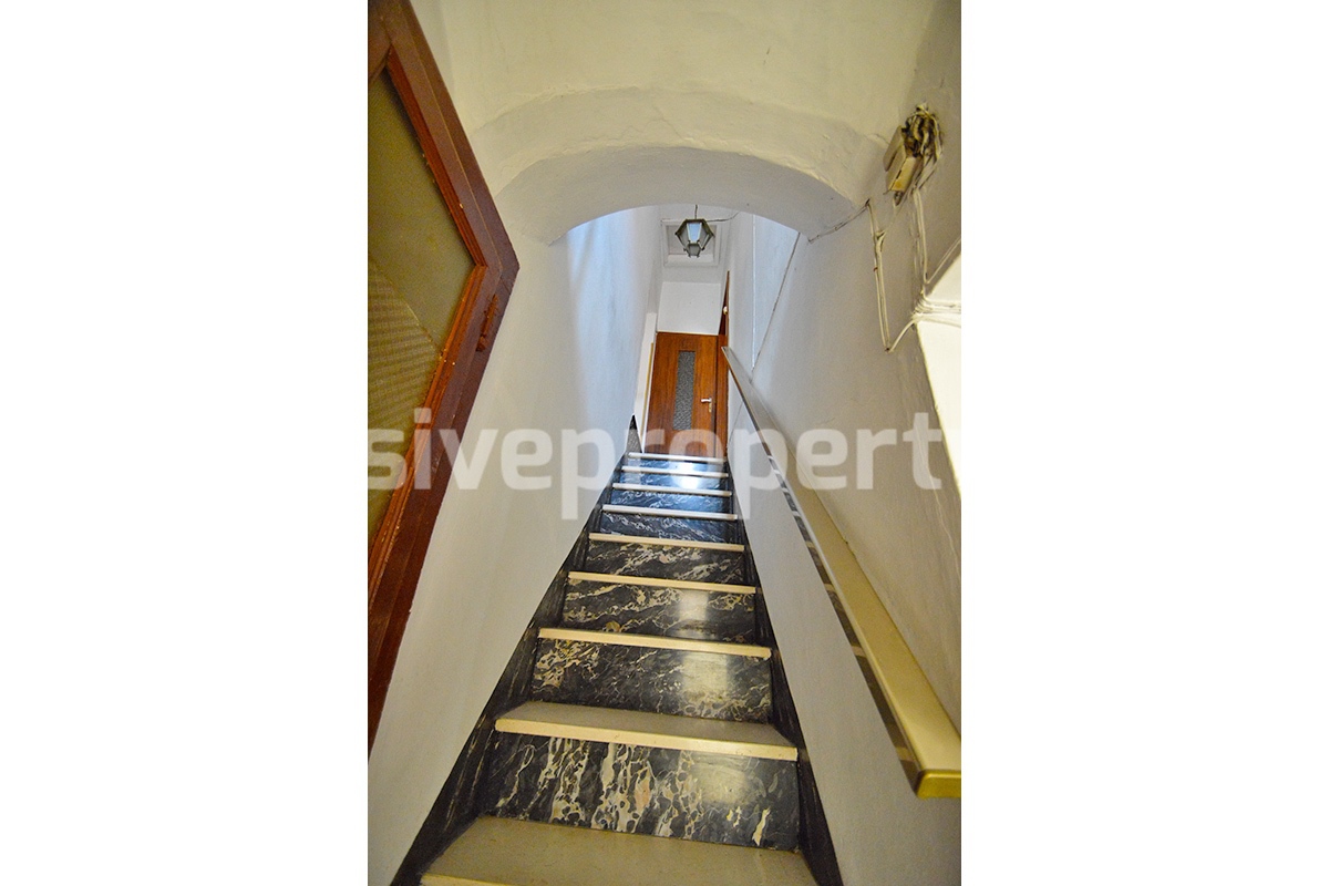 Spacious town house dating back begin of 900 for sale in Palata - historic center 37