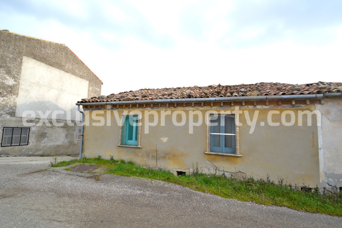 Two buildings with garden and stone henhouse for sale in Abruzzo 18