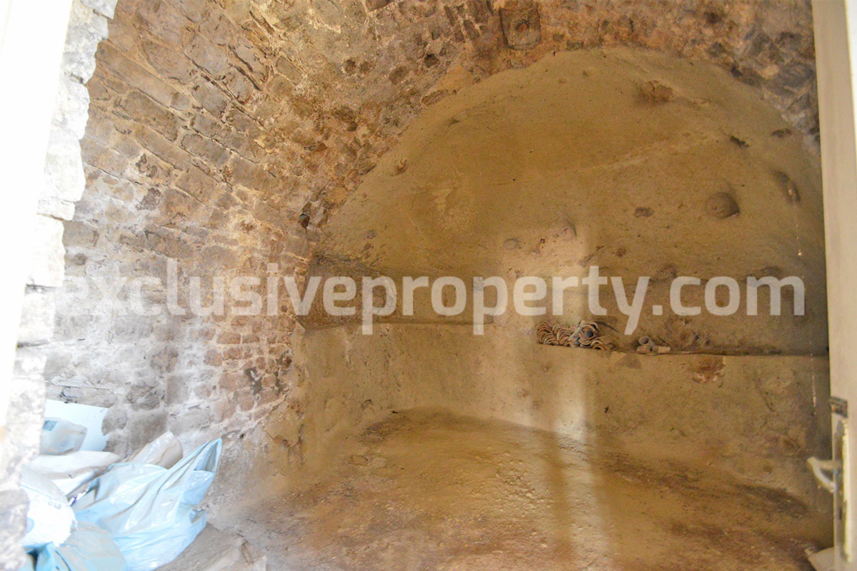 Inexpensive stone house with panoramic view for salwe in Molise 25