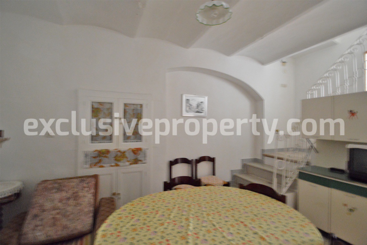 Typical Italian stone house for sale in the Molise - Castelbottaccio 10