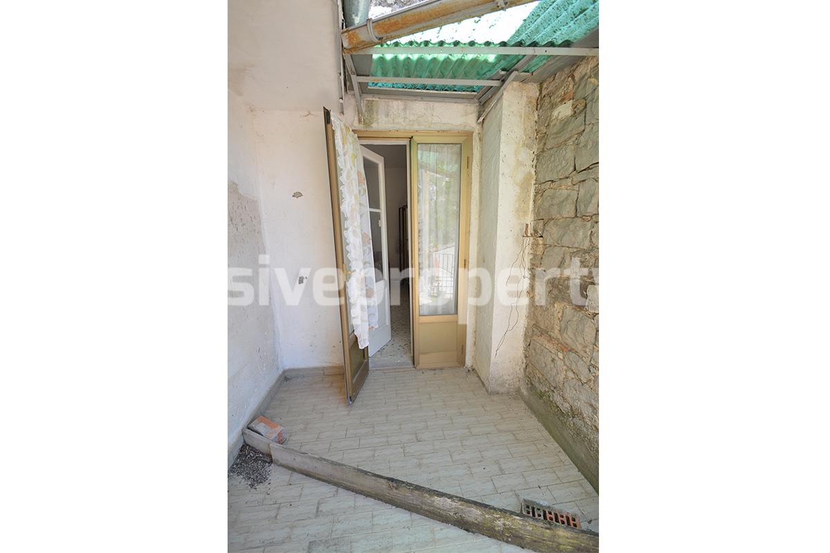 Typical Italian stone house for sale in the Molise - Castelbottaccio