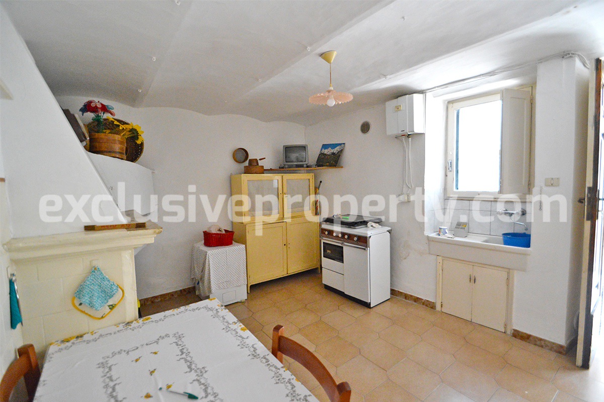 Typical Italian house with garden and terrace for sale in Molise - Italy 17