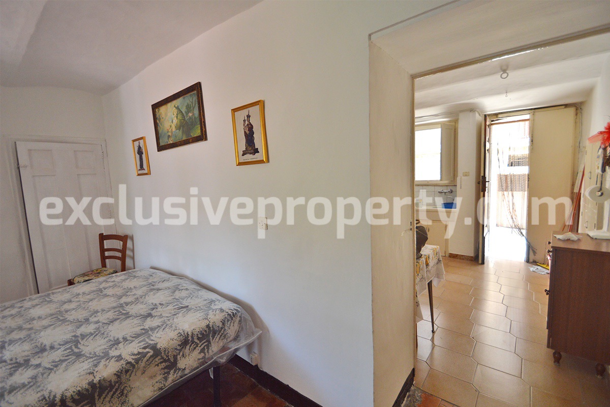 Typical Italian house with garden and terrace for sale in Molise - Italy 14