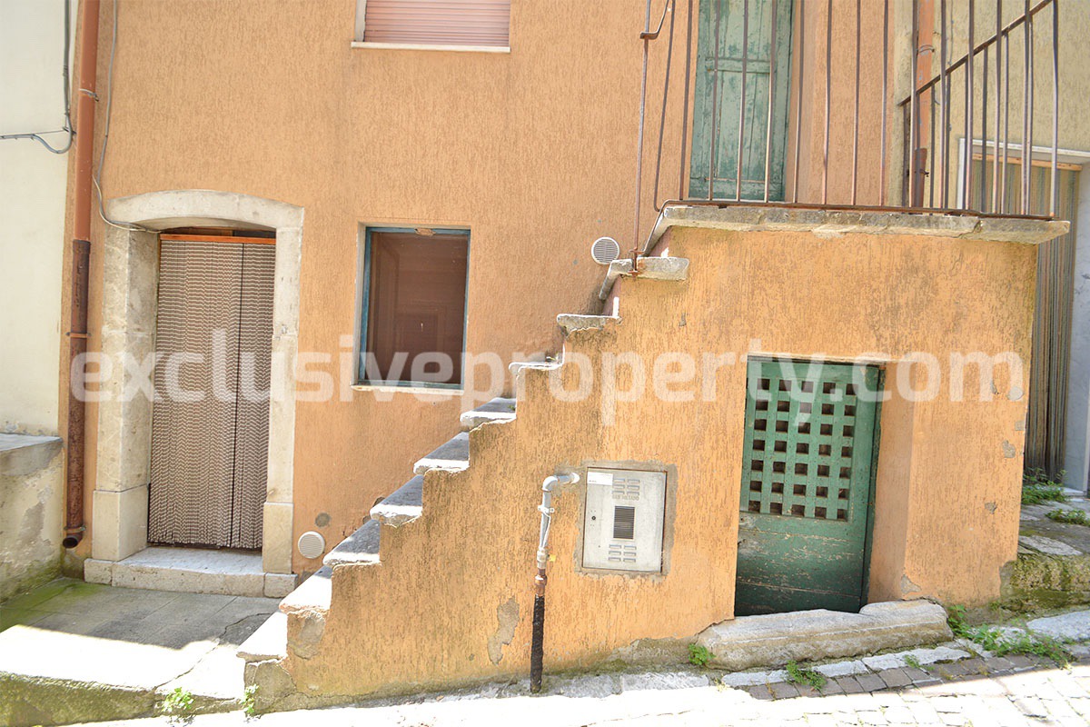 Typical Italian house with garden and terrace for sale in Molise - Italy 22