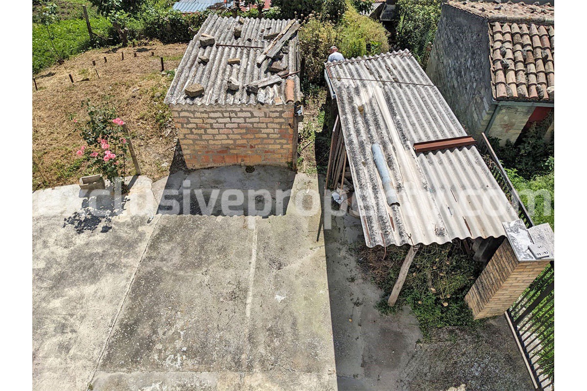 Habitable town house with garden for sale in Carunchio - Abruzzo 1
