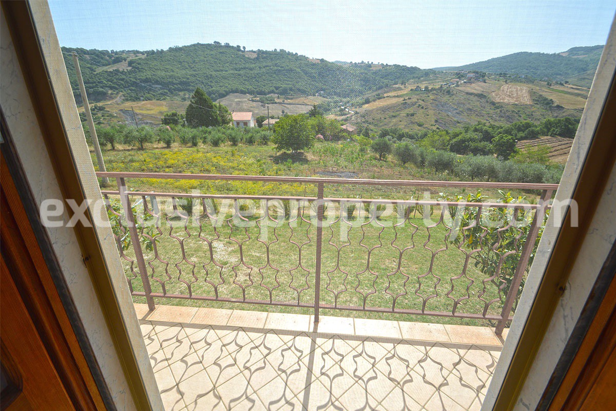 Country house with land garage and terrace for sale in Molise 23