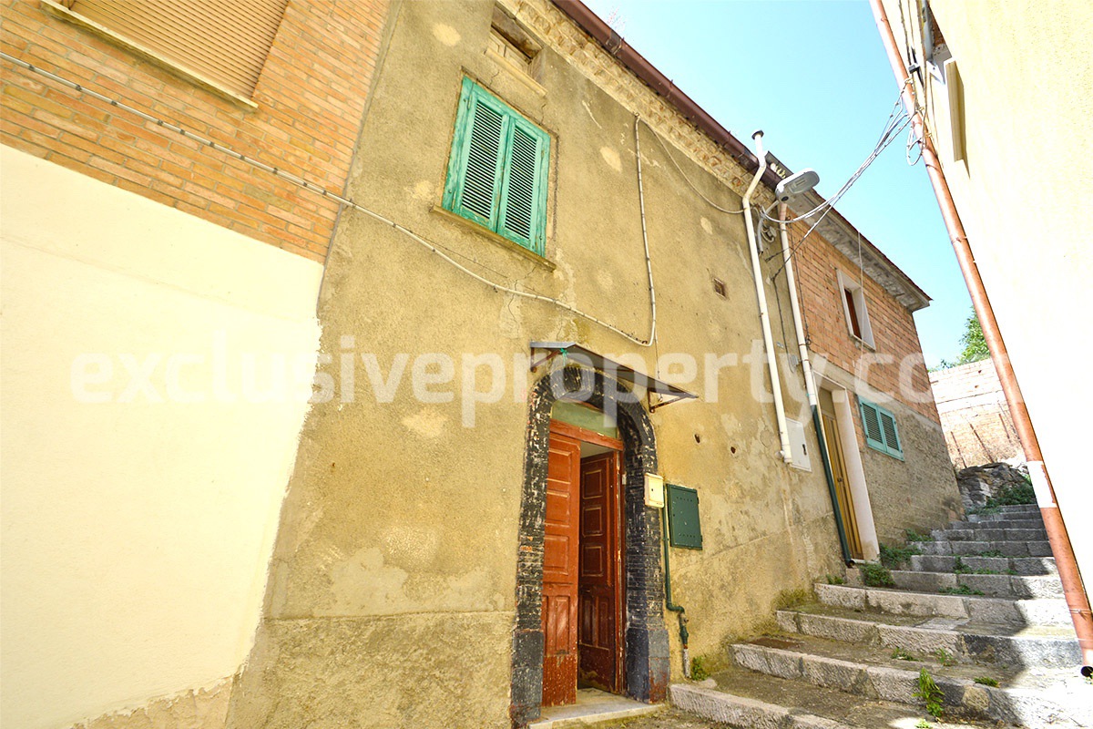 Building consisting of two communicating houses for sale in Molise