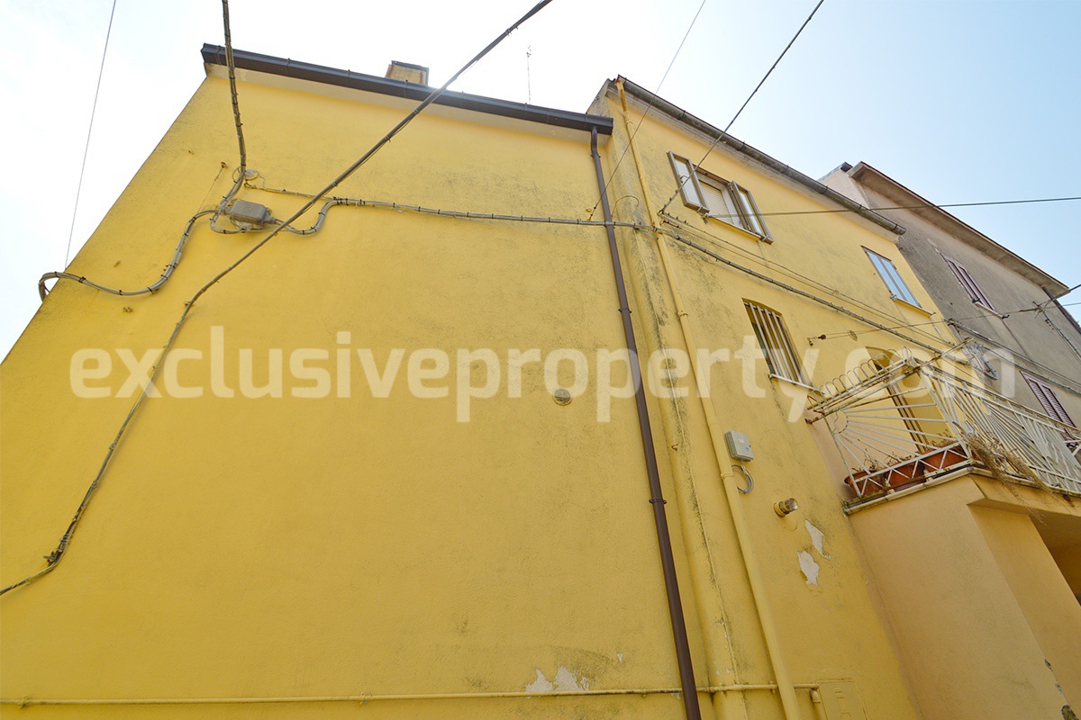 Spacious house in perfect condition with panoramic view for sale in Tavenna - Molise