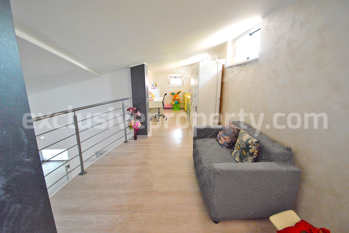 Modern style villa with garden on top of a hill in Molise for sale in Tavenna 50