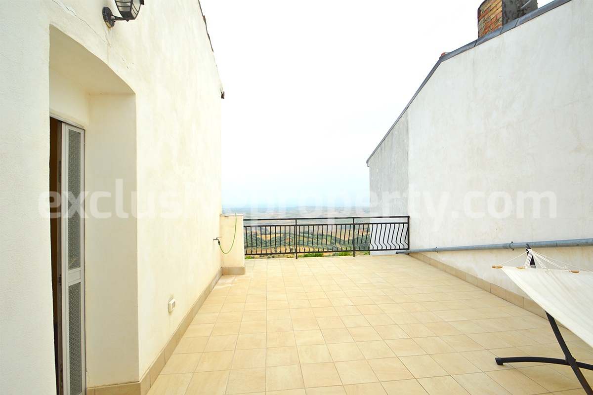 Large house with terrace - garden and garage for sale near the coast in Mafalda - Molise