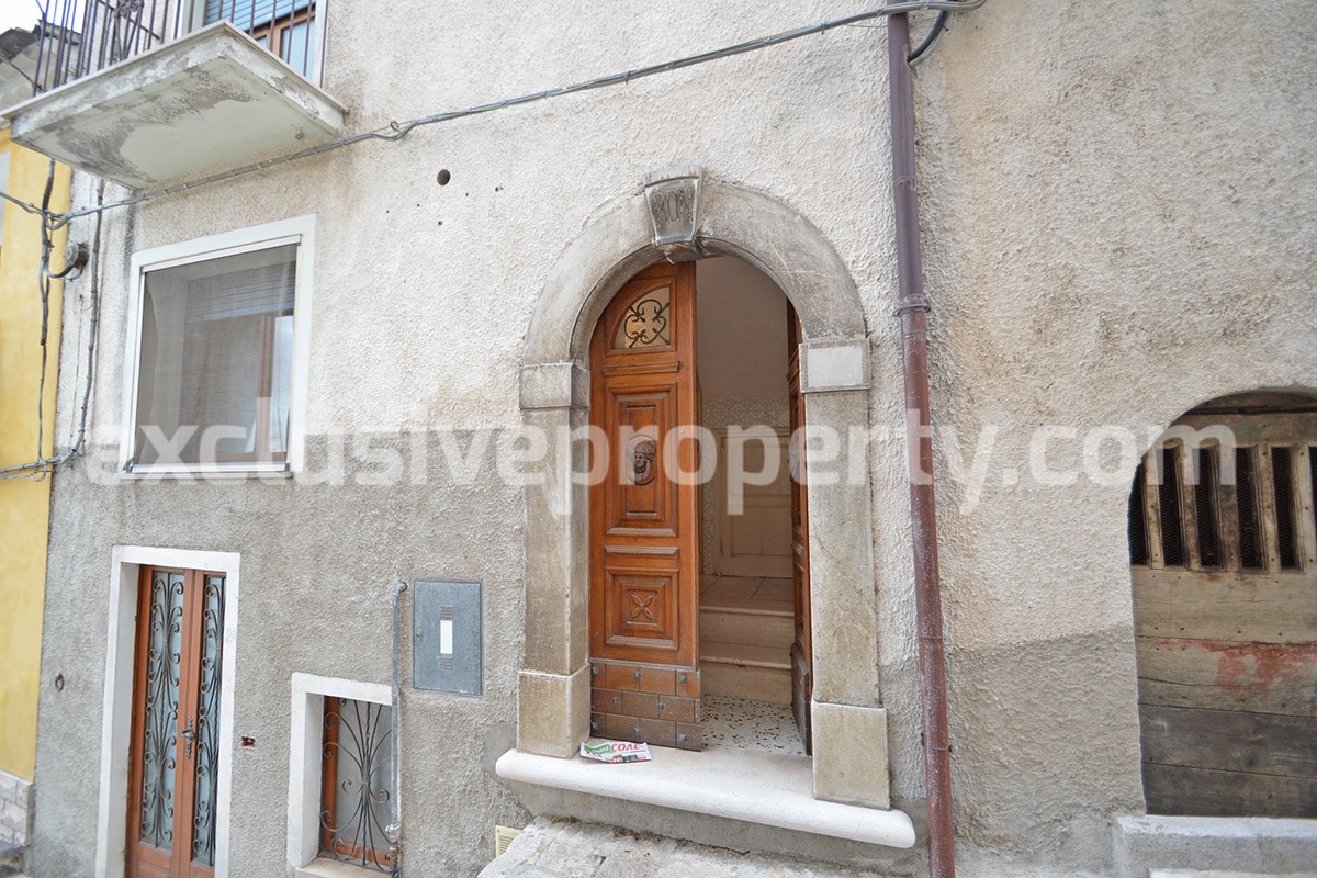 House perfect for bed and breakfast for sale in Molise 9