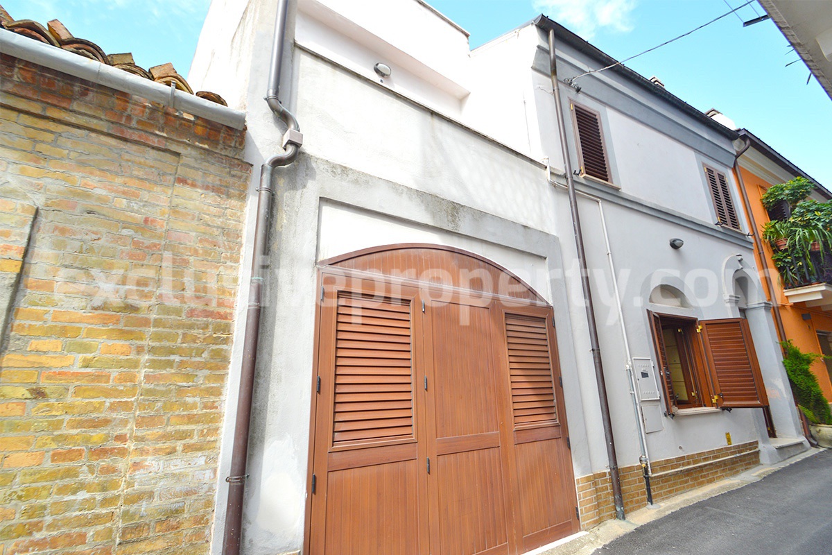 Spacious habitable house with private lift - garage and terrace for sale in Casalbordino - Abruzzo 3