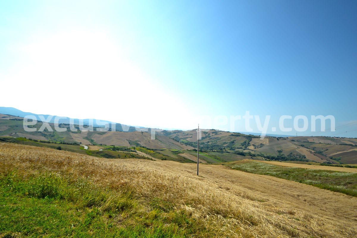 Detached house with land and large terrace valley view for sale in Italy 7