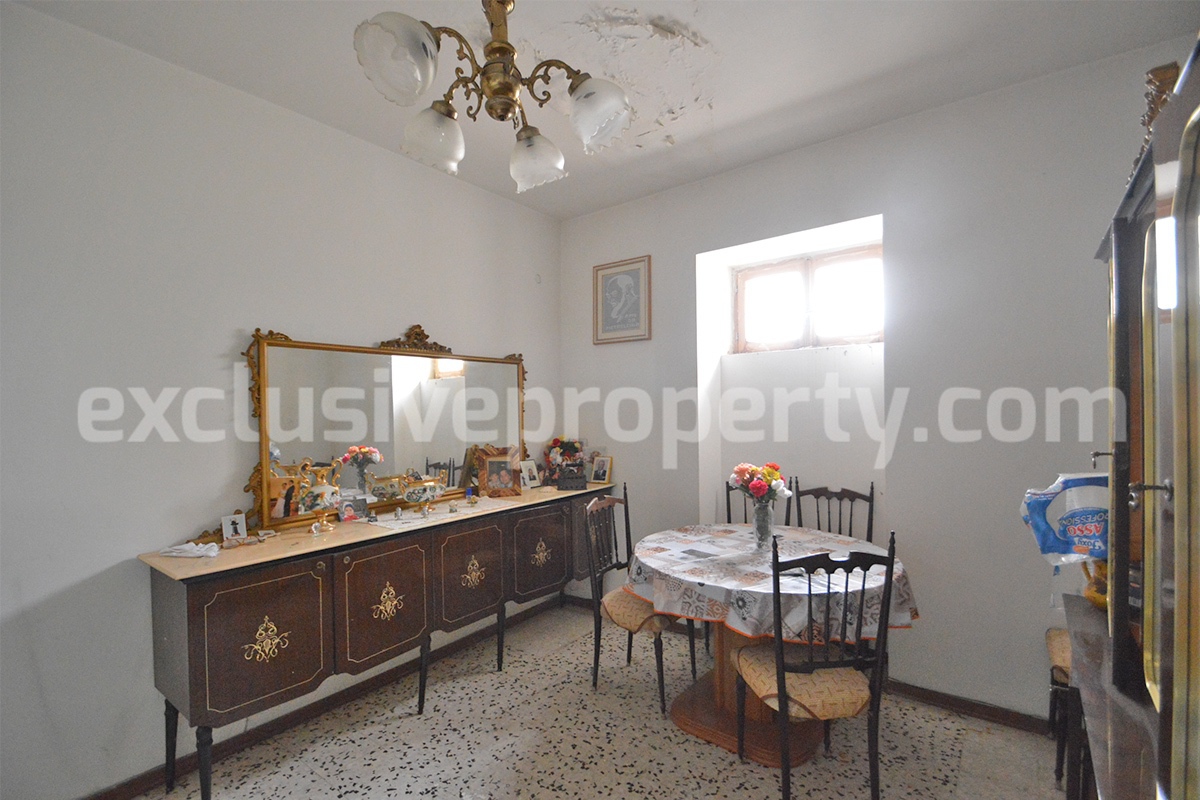 Town house with cellar for sale in the Molise Region - Tavenna 9