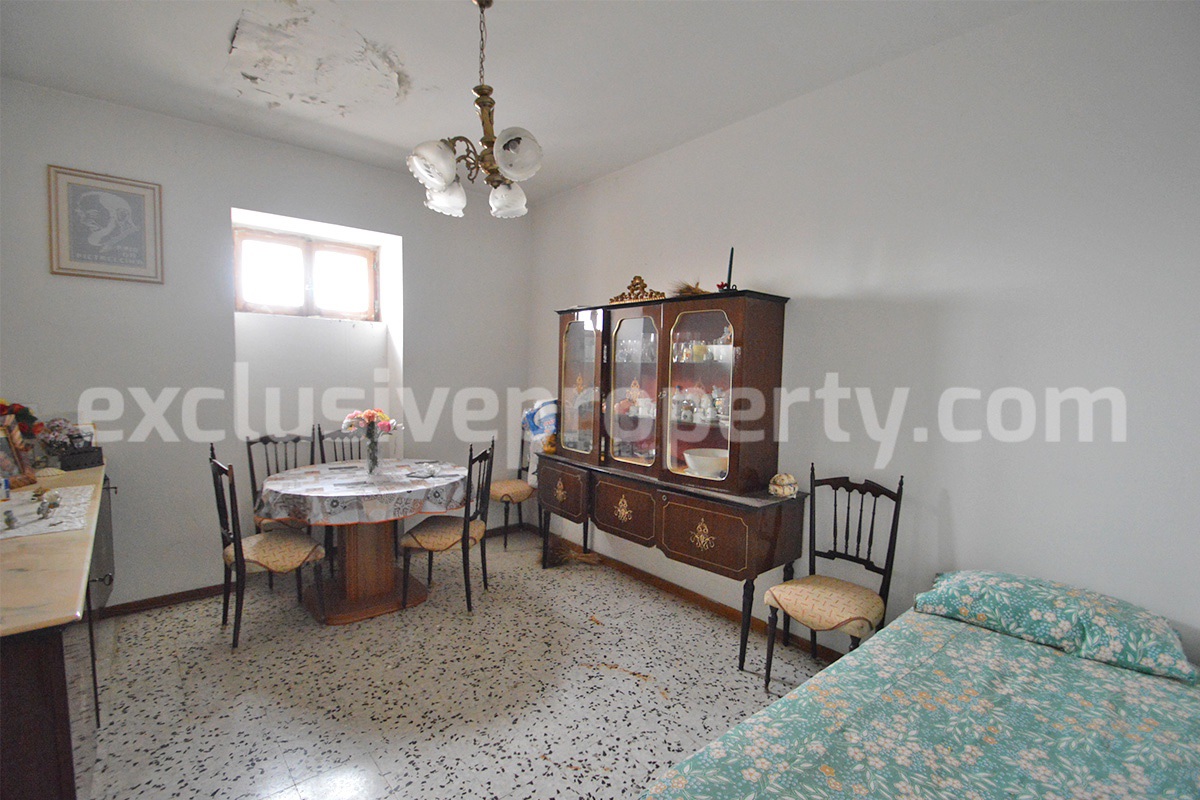 Town house with cellar for sale in the Molise Region - Tavenna 10