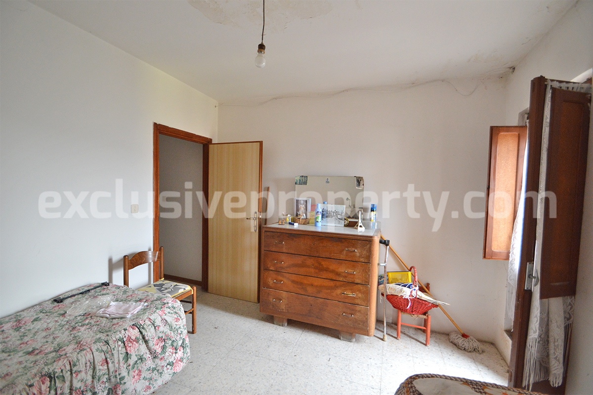 Town house with cellar for sale in the Molise Region - Tavenna 14