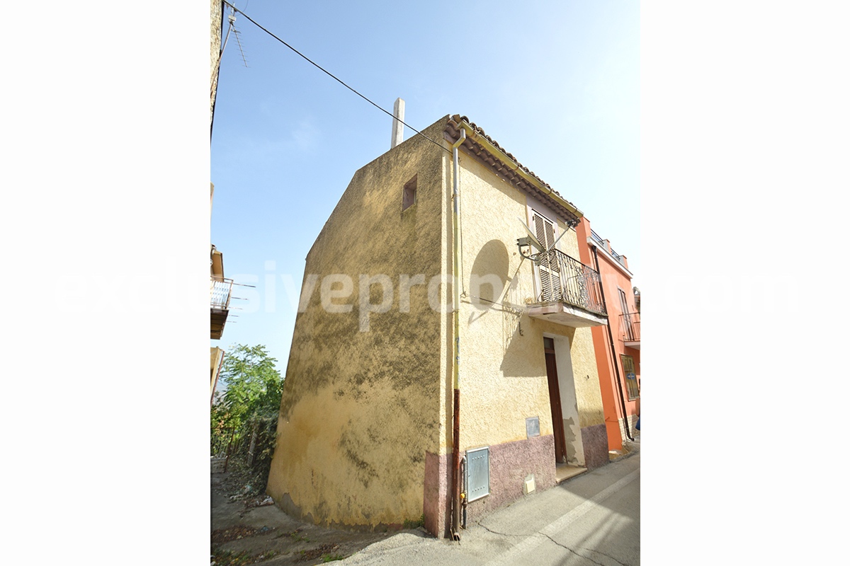 Town house for sale a few km from the coast in Mafalda - Molise 2
