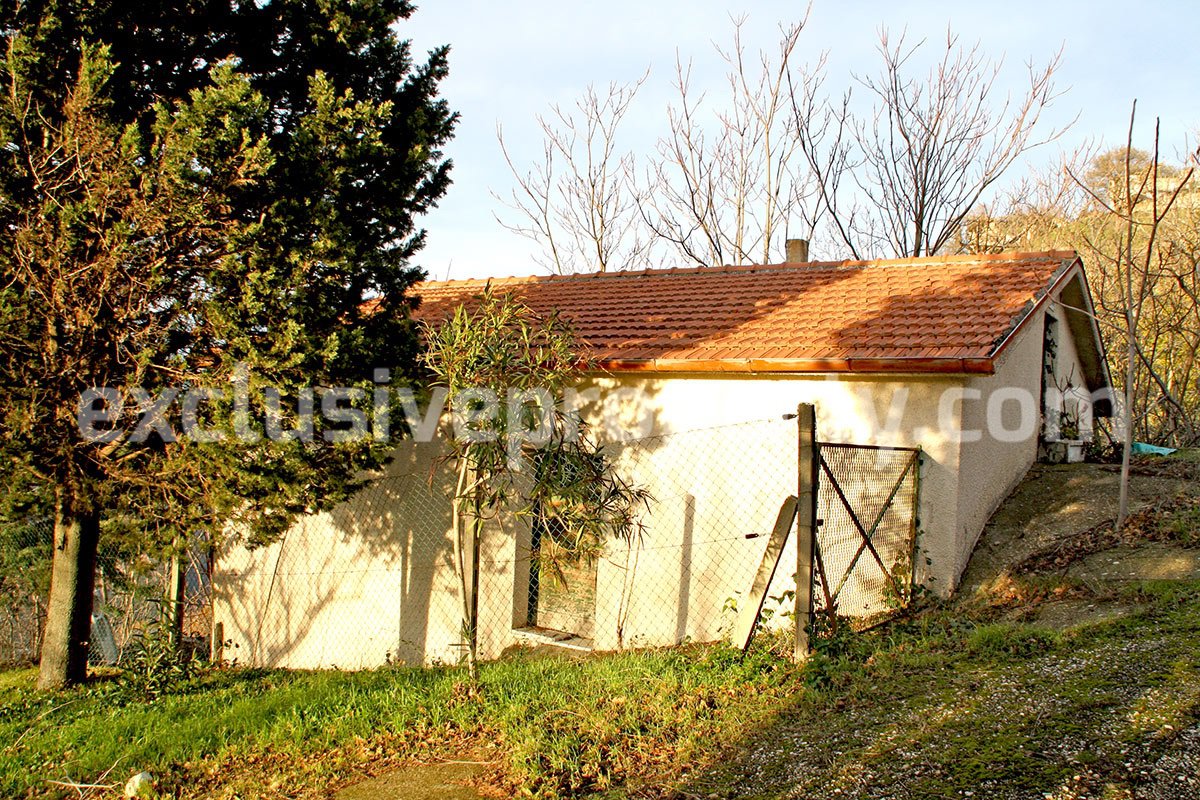 Country house surrounded by greenery with hilly views  for sale in Molise 10
