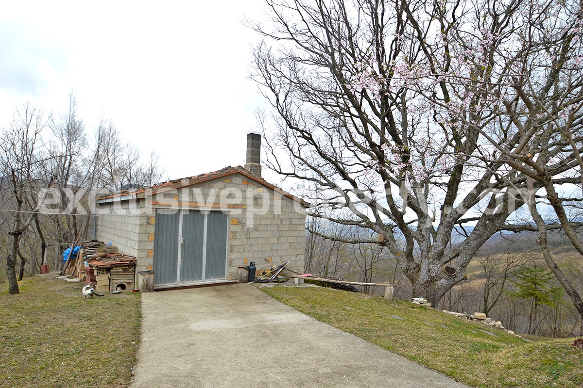 Property with land independent garage and panoramic terrace in Abruzzo