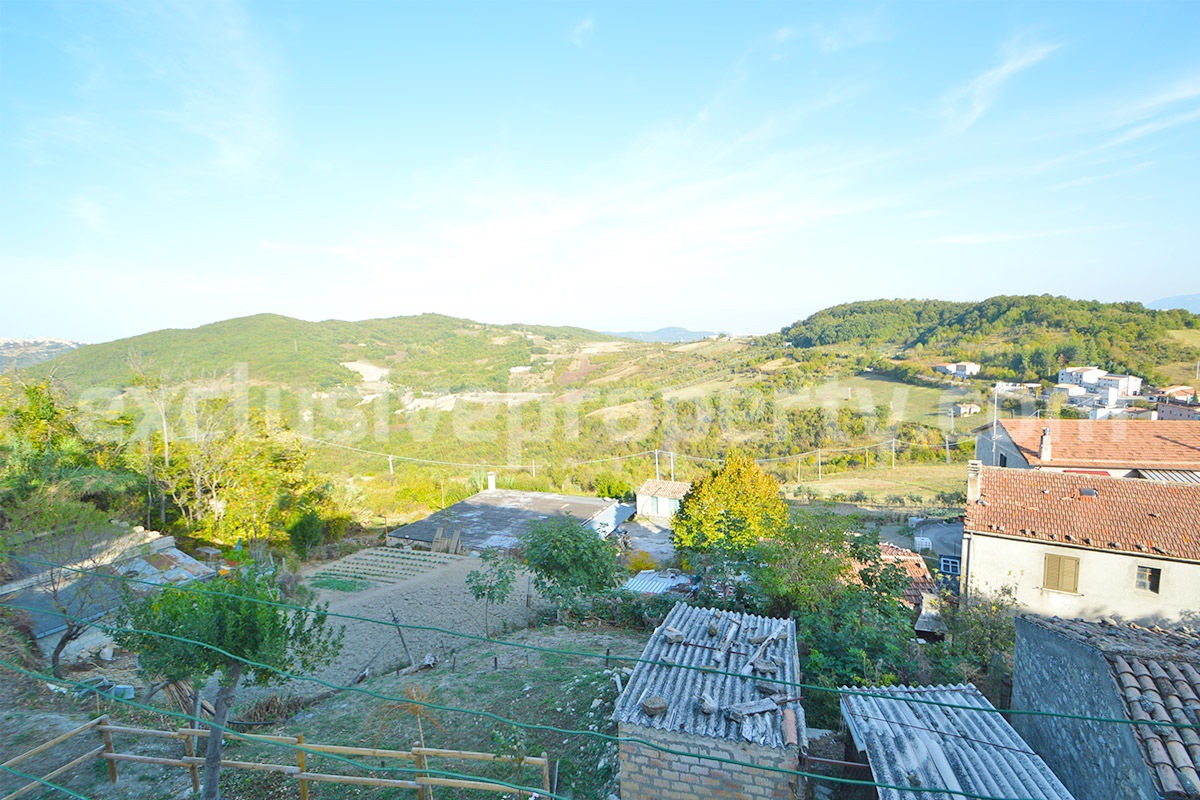 Habitable town house with garden for sale in Carunchio - Abruzzo 20