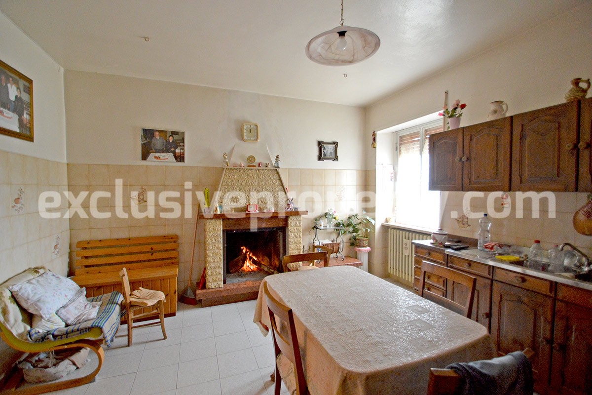 Property with land independent garage and panoramic terrace in Abruzzo 12
