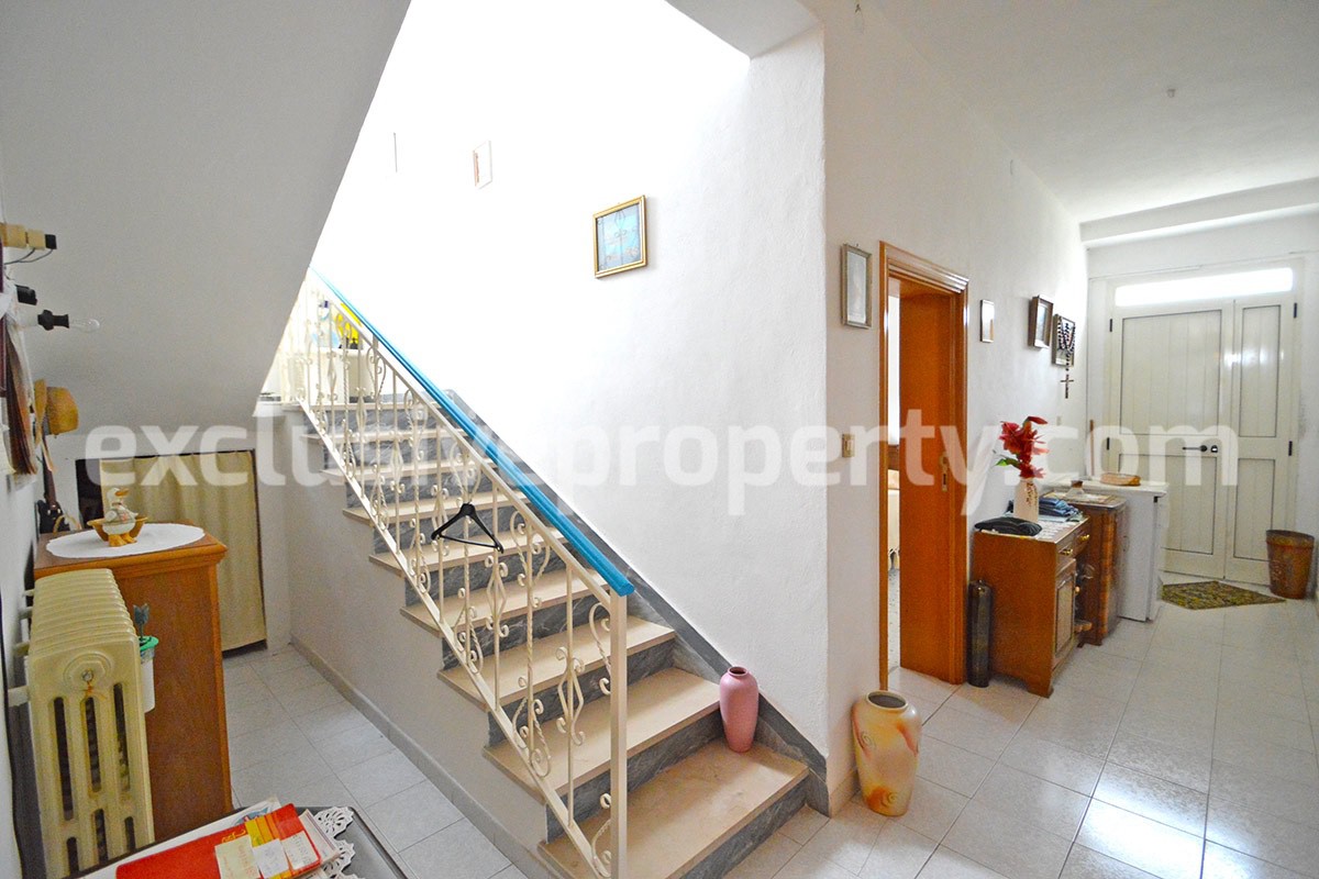 Property with land independent garage and panoramic terrace in Abruzzo 15