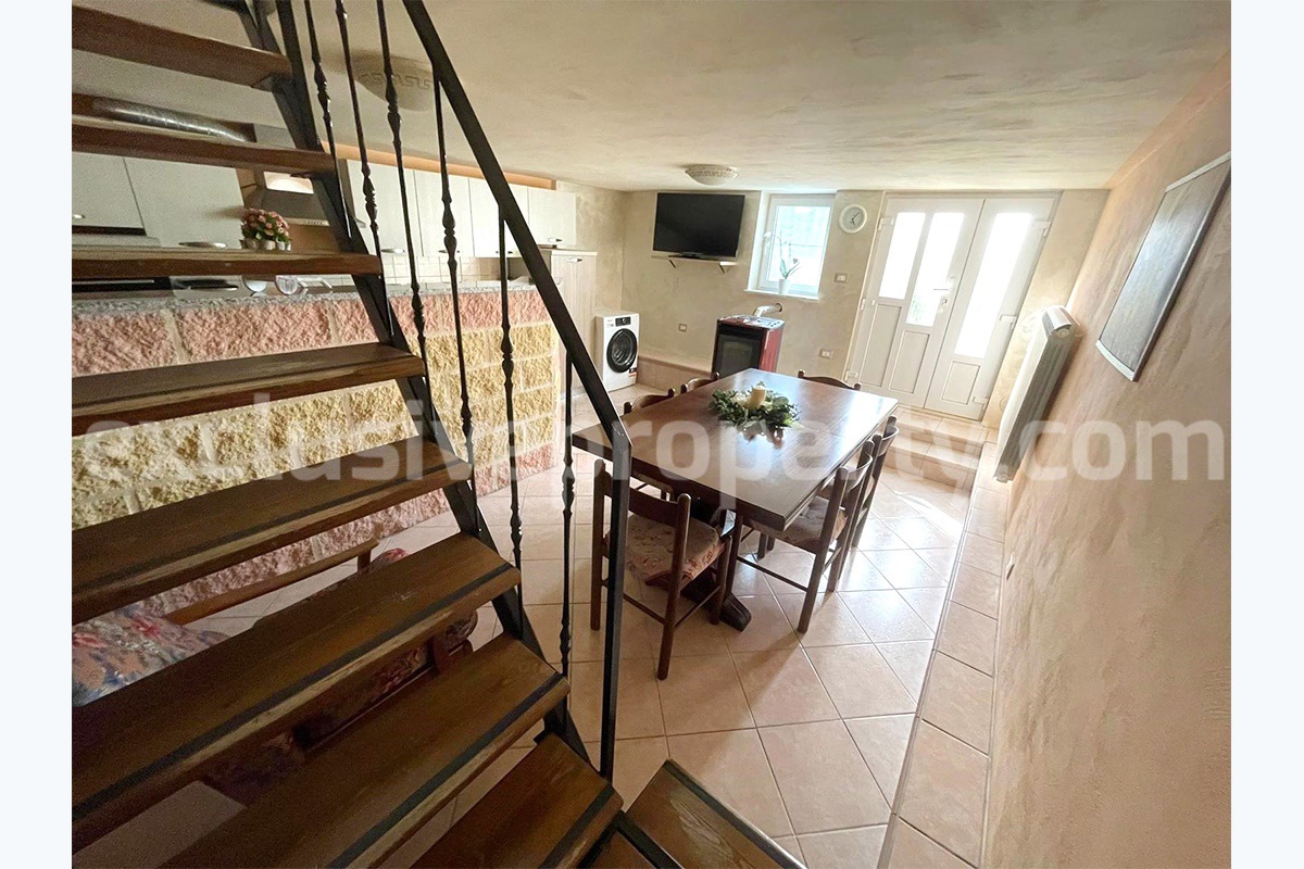 Perfect condition town house with terrace and garage for sale in Molise - Busso