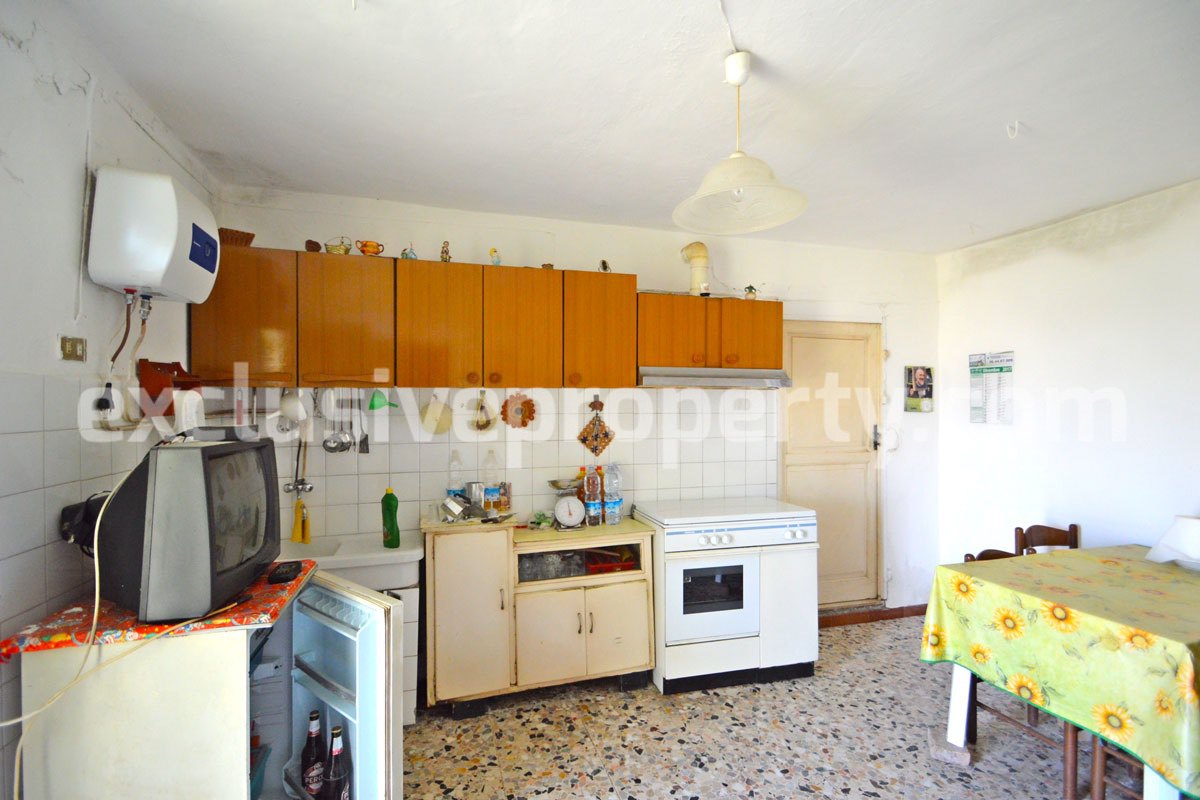 Detached house with land and large terrace valley view for sale in Italy 8