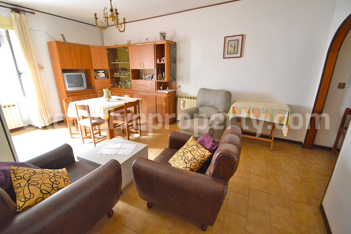 Habitable town house with garage for sale in San Felice del Molise 6