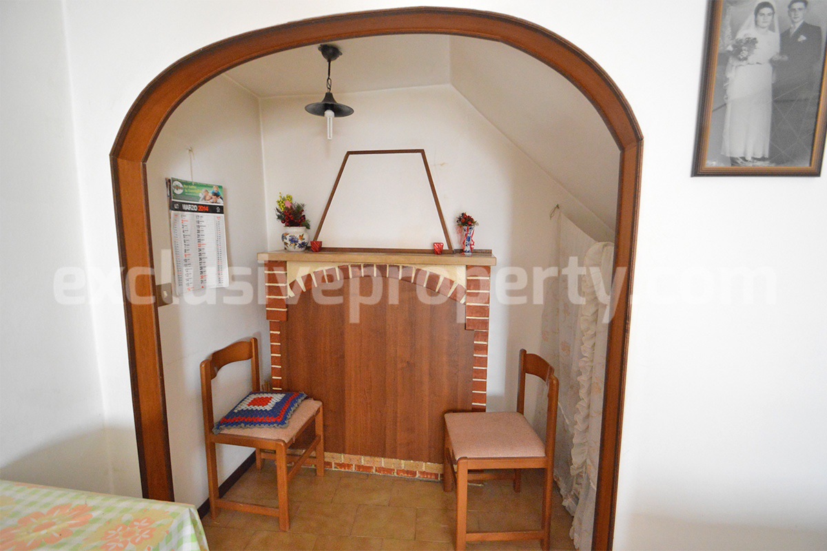 Habitable town house with garage for sale in San Felice del Molise 11
