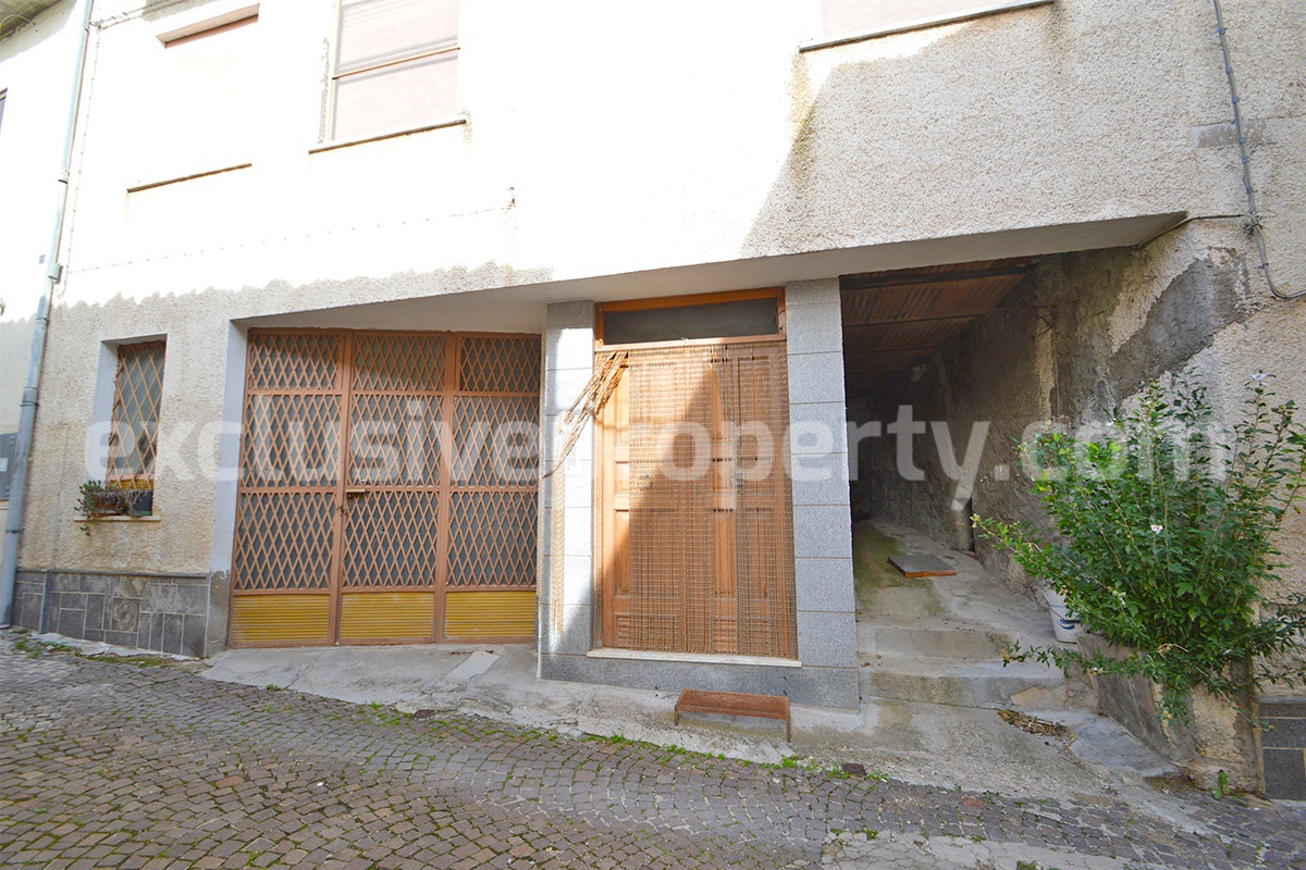 Huge town house traditional with garage and terrace for sale in Italy - Molise Region