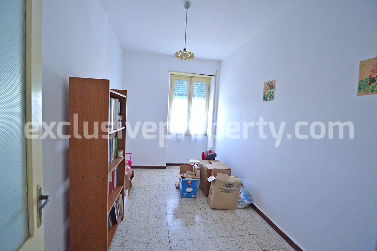 Spacious house with land and garage for sale in the Abruzzo Region 17