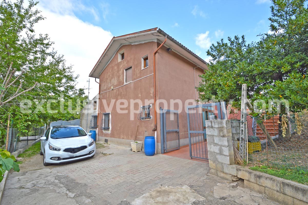 Spacious house with panoramic view of the valley for sale in Italy 4