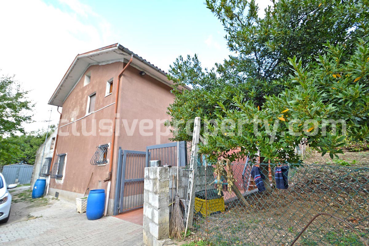 Spacious house with panoramic view of the valley for sale in Italy 2