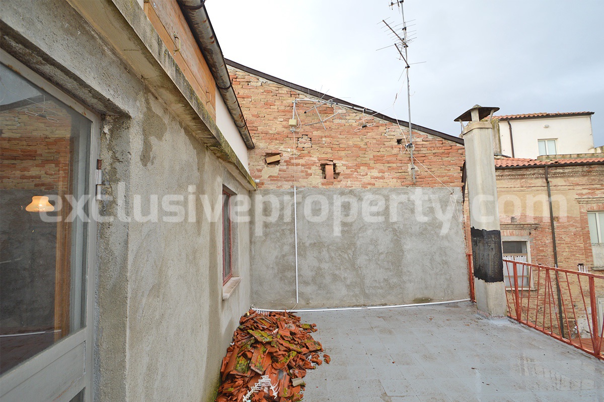 Brick house with terrace in an Italian historic center village - Abruzzo 34