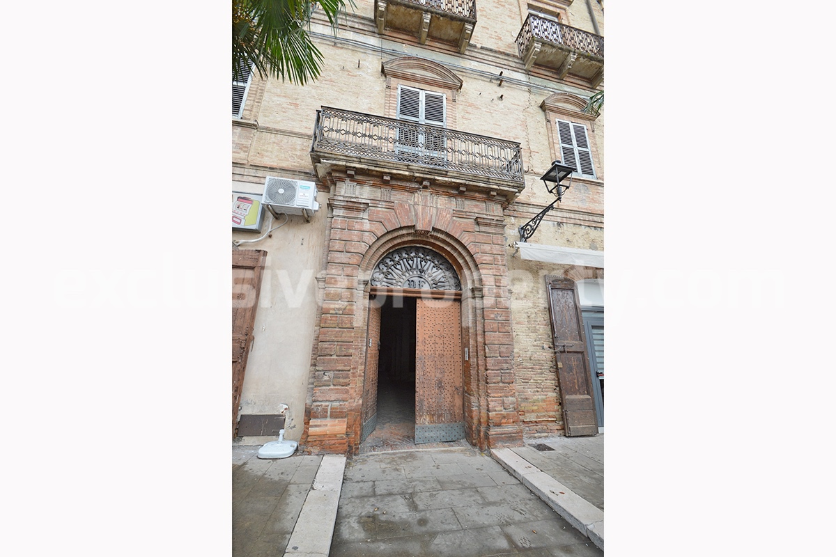 Spacious apartment in an historic building in the center of Casalbordino - Abruzzo