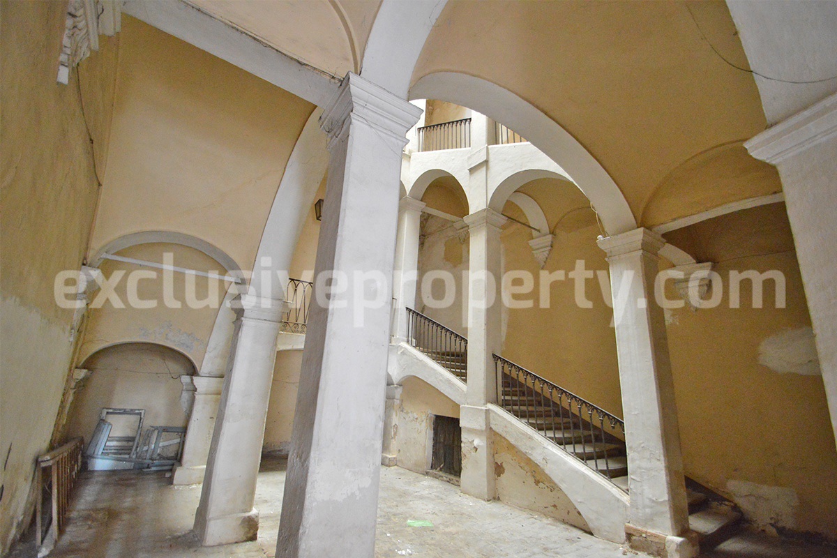Spacious apartment in an historic building in the center of Casalbordino - Abruzzo 6