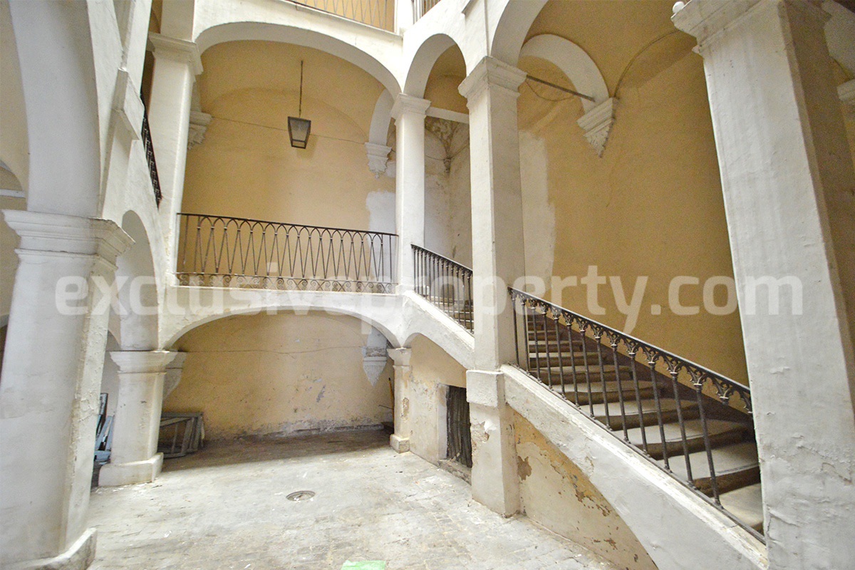 Spacious apartment in an historic building in the center of Casalbordino - Abruzzo 7