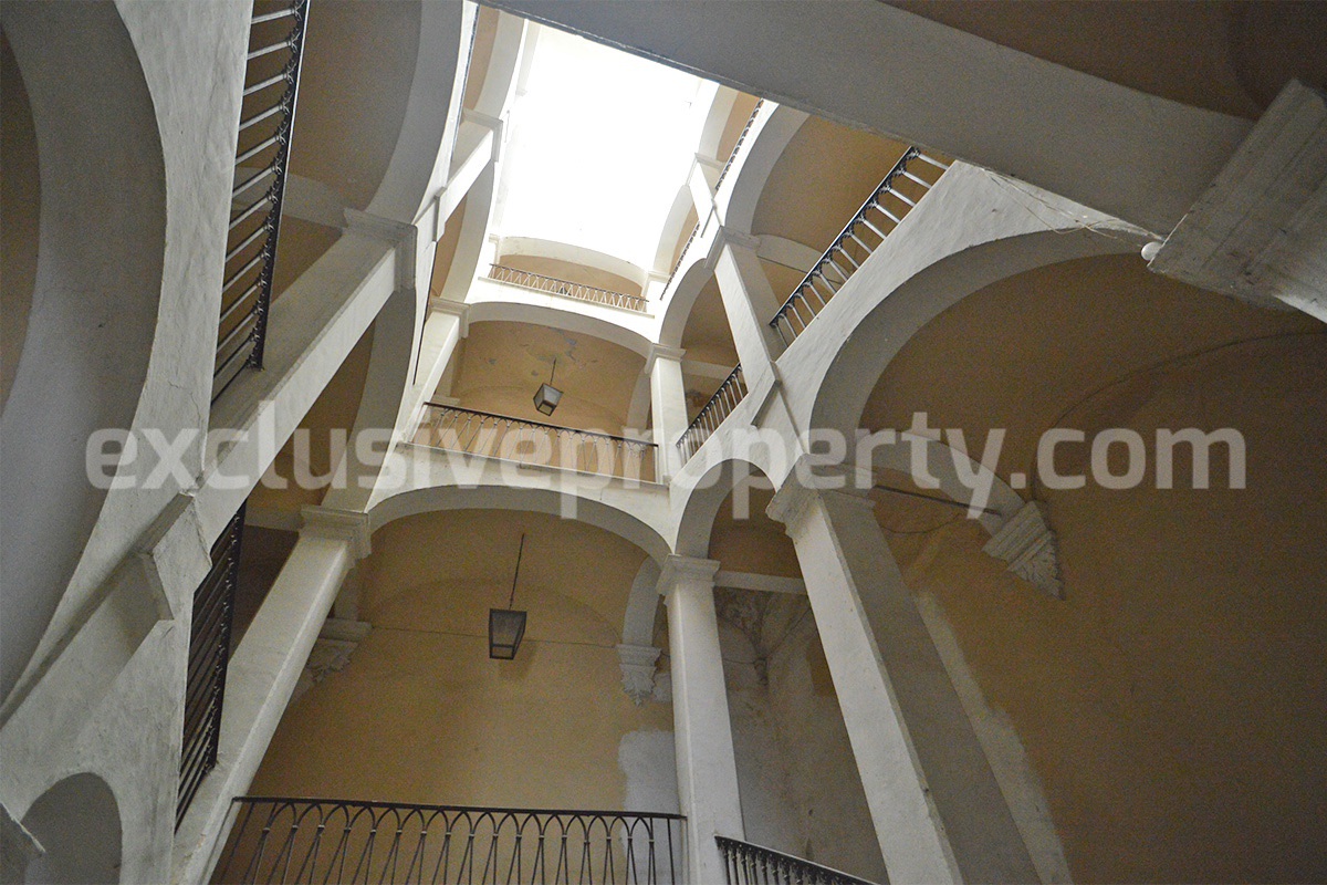Spacious apartment in an historic building in the center of Casalbordino - Abruzzo 8