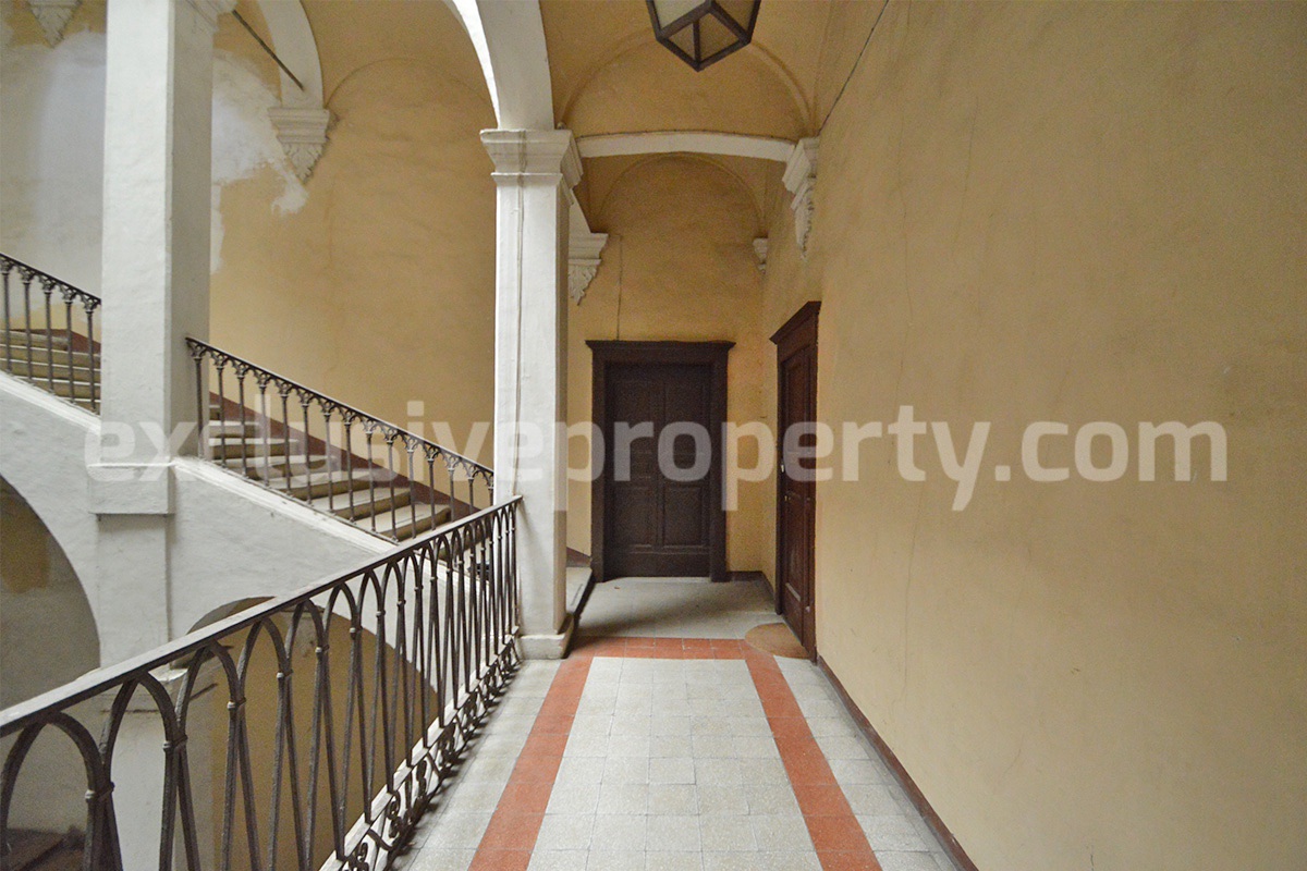 Spacious apartment in an historic building in the center of Casalbordino - Abruzzo 10