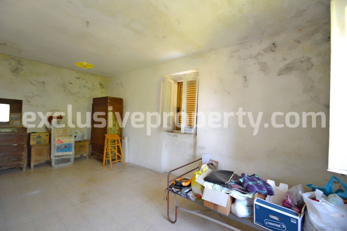 Detached house with land and large terrace valley view for sale in Italy 15