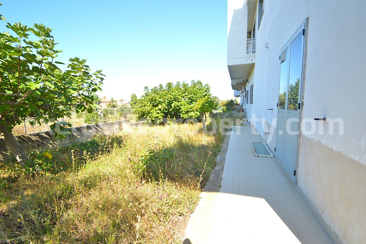 Villa with garden in Vasto with sea view - Property in Italy