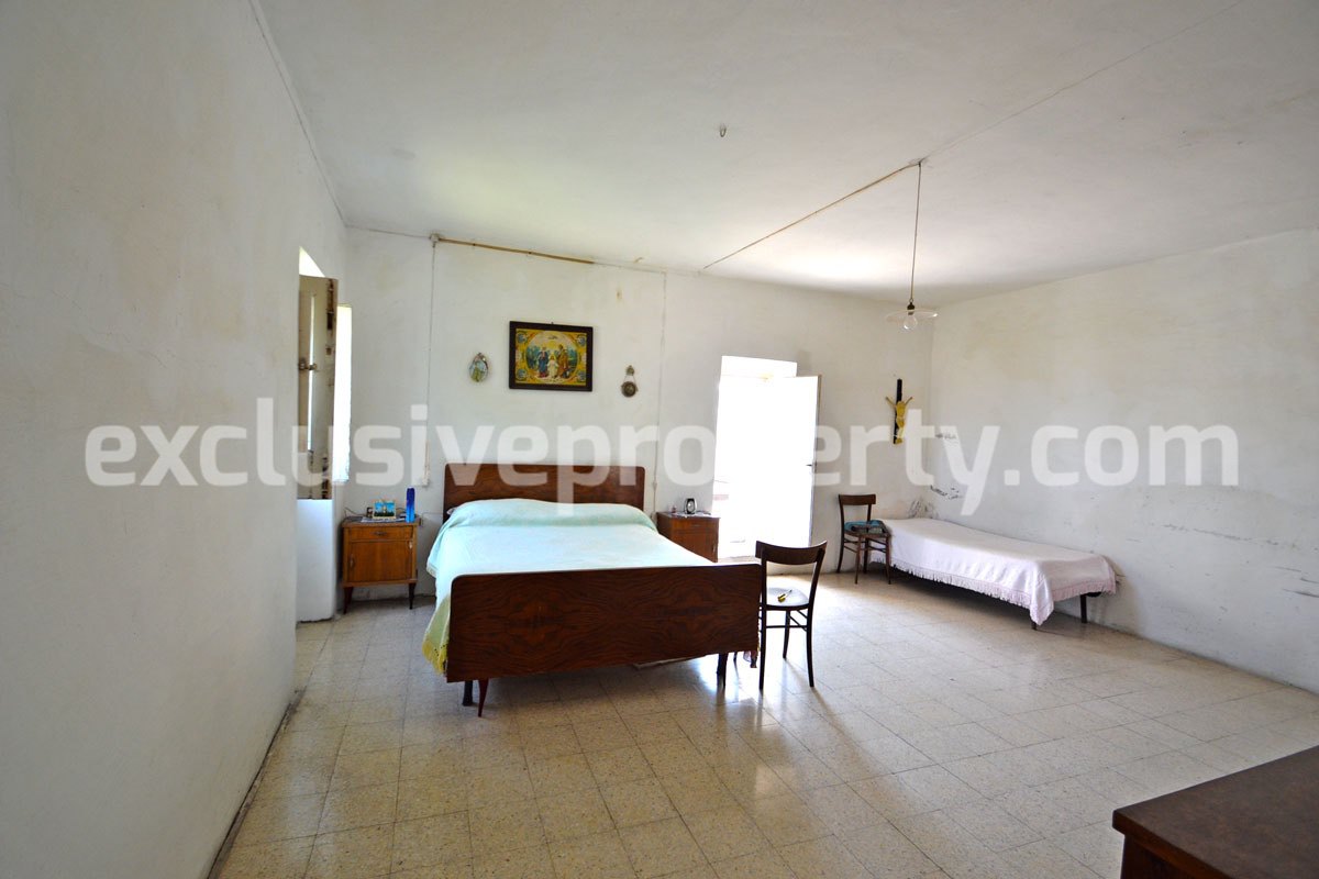 Detached house with land and large terrace valley view for sale in Italy 16