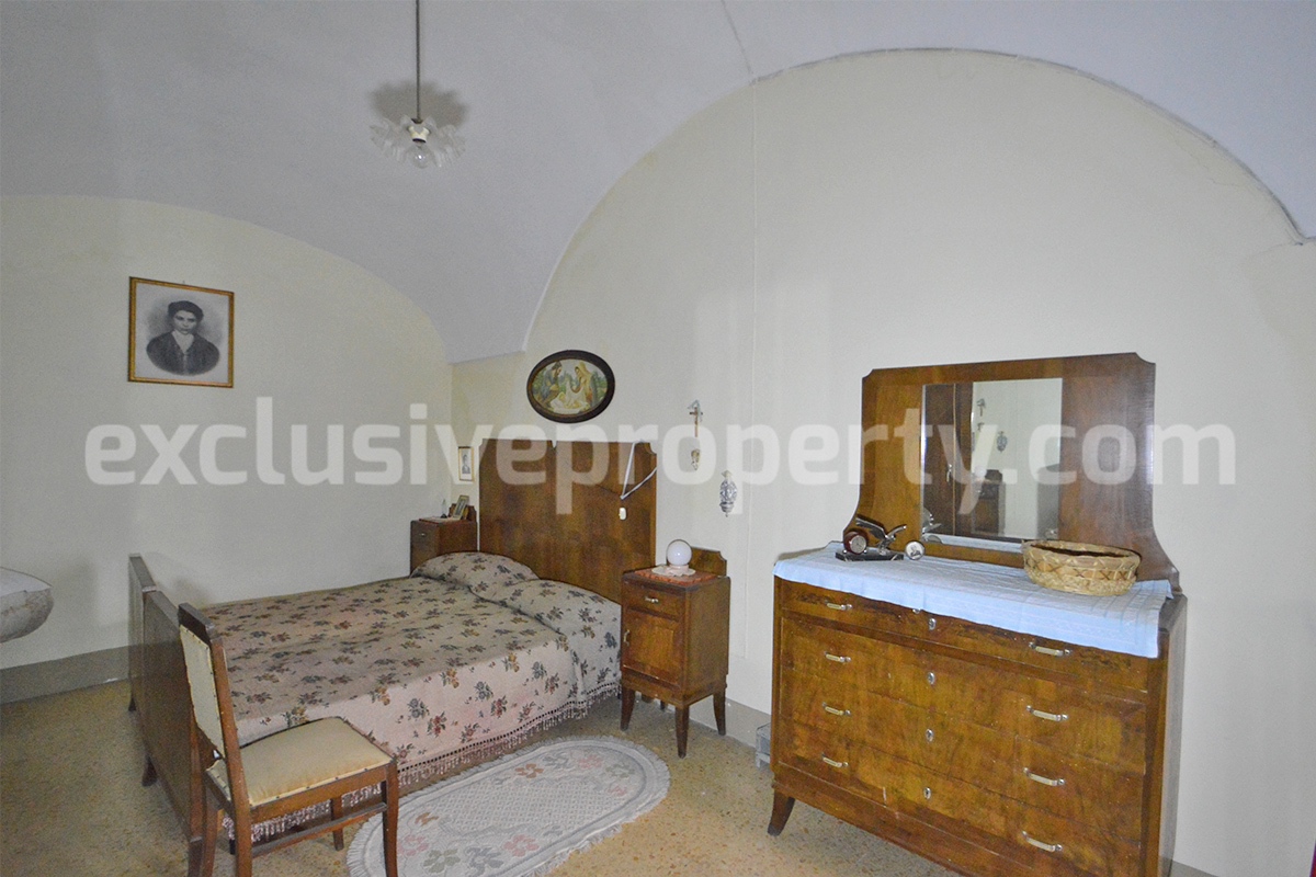 Big old property with outdoor space for sale in Portocannone in Molise - Italy
