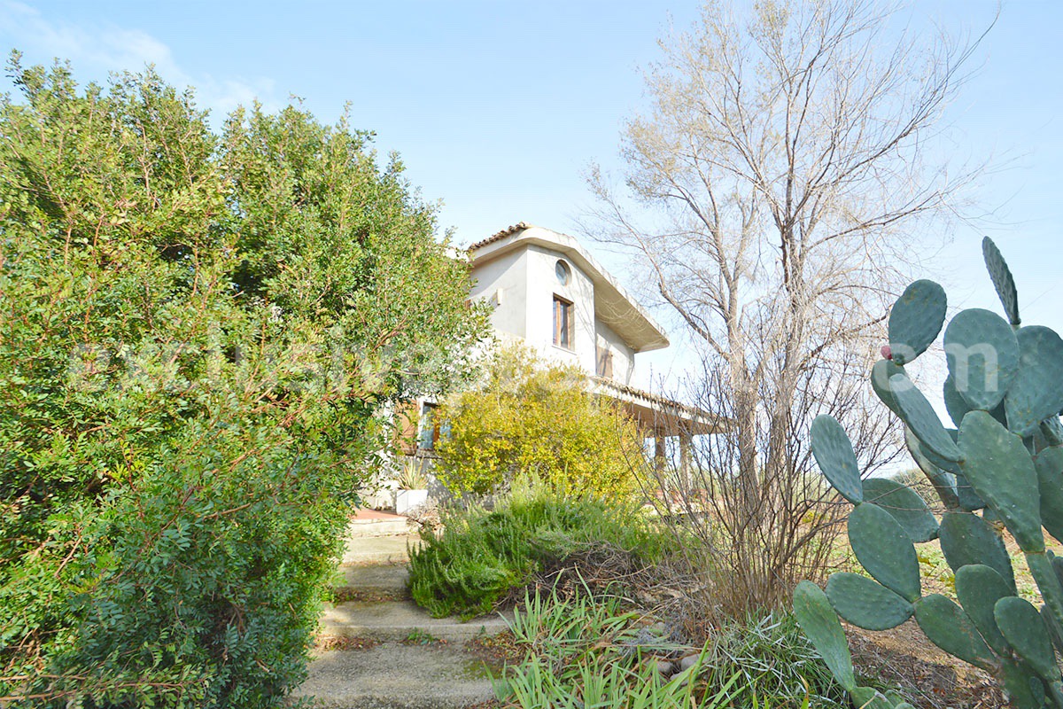 Habitable country villa for sale in Casalbordino a few km from the beach - Abruzzo - Italy 1