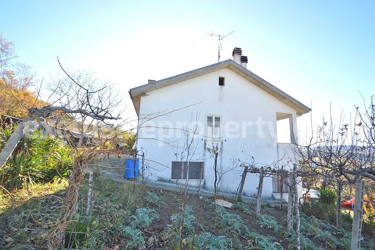 Detached property with amazing view on Majella mountain and lake for sale in Larino - Molise 30