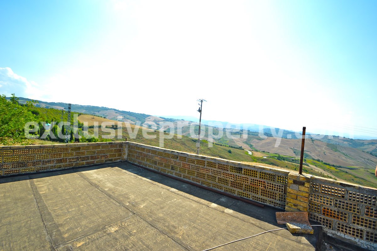 Detached house with land and large terrace valley view for sale in Italy 21