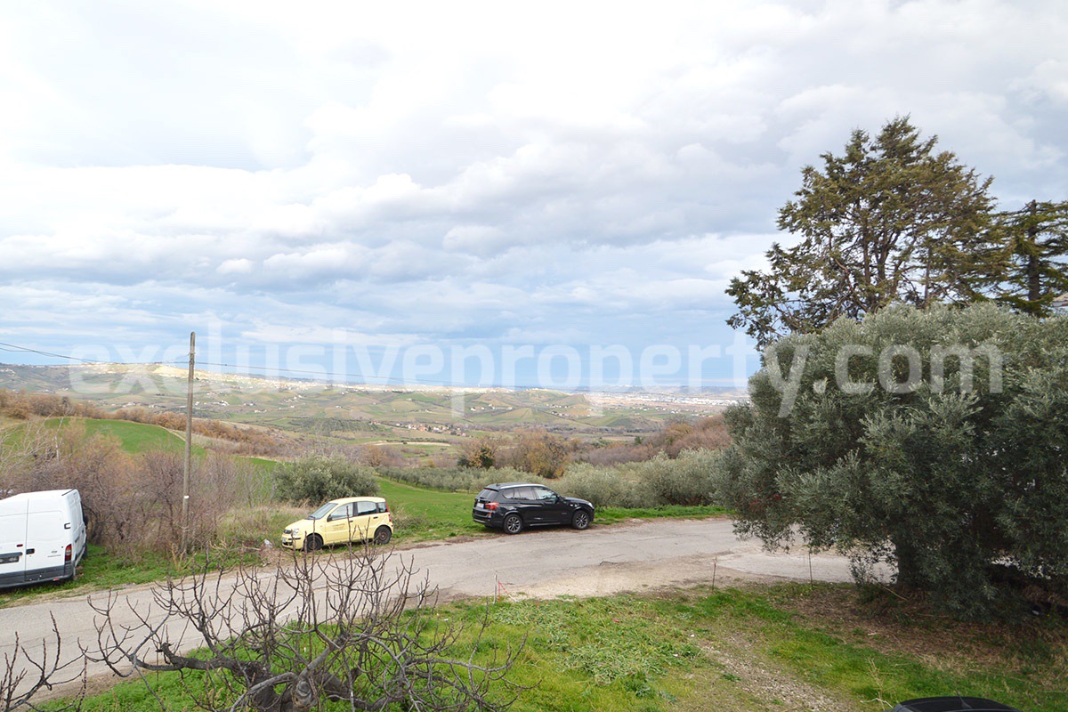 Country property with two buildings and land with olive trees for sale in Italy - Abruzzo
