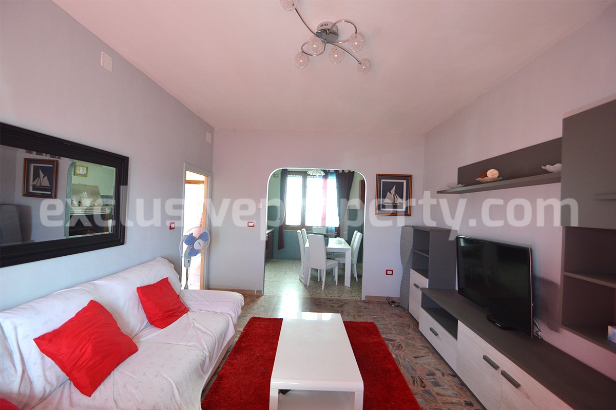 Spacious town house with garden and view on the hills for sale in Italy - Molise - Tavenna